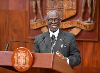 Minister McKenzie urges use of transportation centres – Move will reduce traffic congestion and strengthen public order