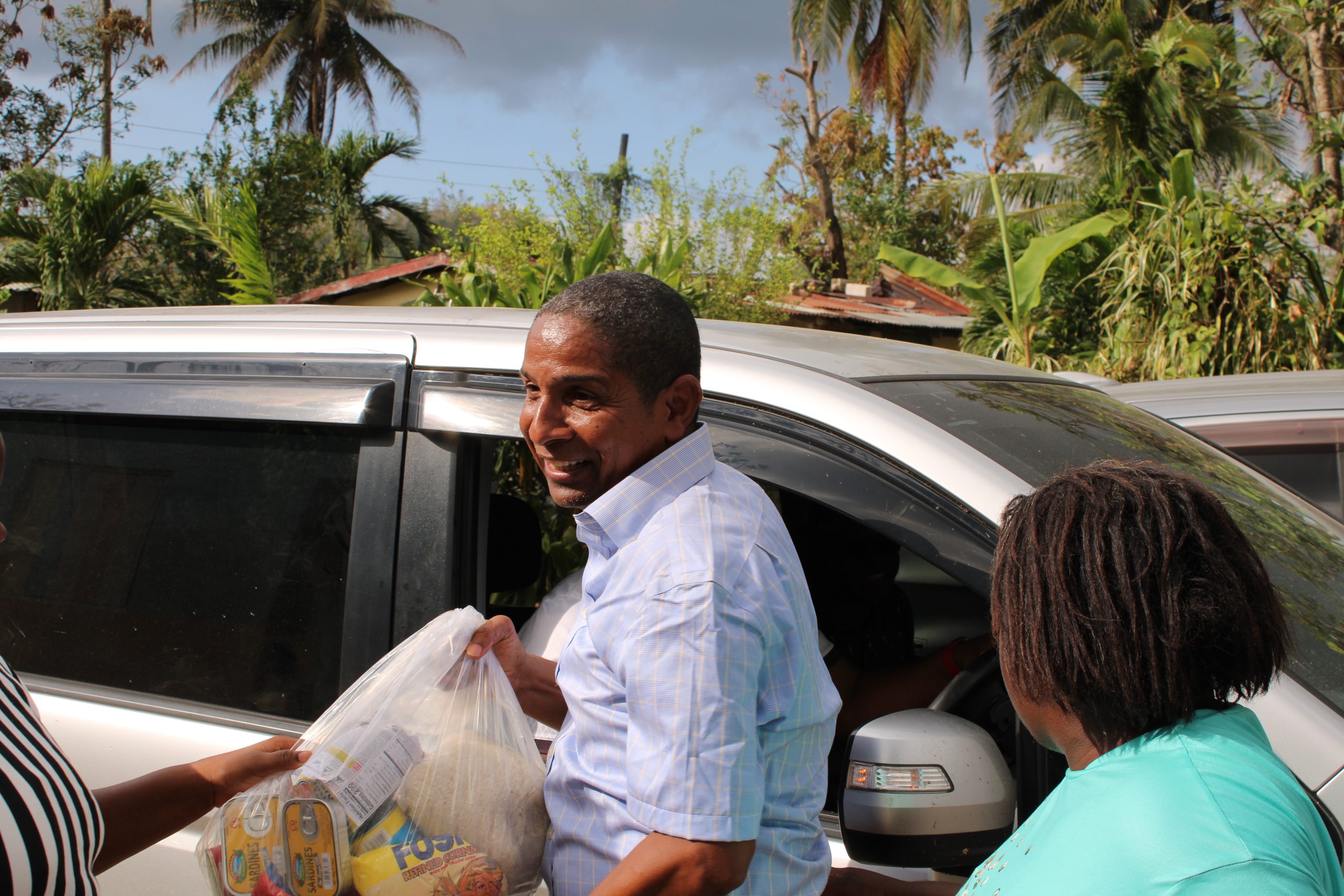 STATE MINISTER, DELROY WILLIAMS, DISTRIBUTES RELIEF SUPPLIES IN WESTMORELAND